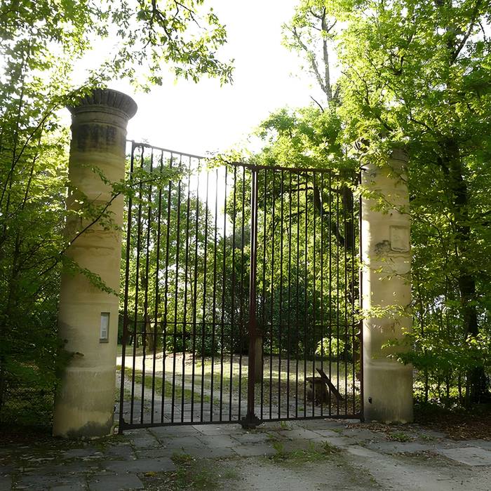 Entrance gates to Château de Chabans